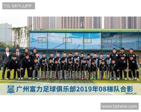 贵阳足球小球星崭露头角展现潜力助力足球发展潜能无限