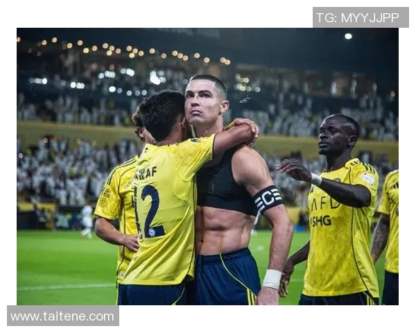 C罗足球退役球星友谊赛圆满落幕 聚焦传奇球员最后一战精彩时刻